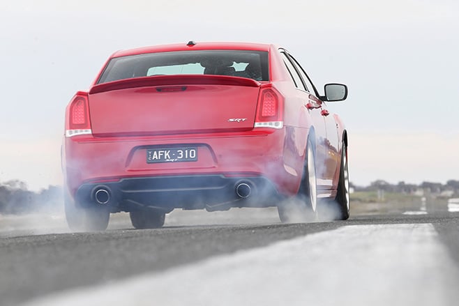 Chrysler -SRT-8-rear -burnout