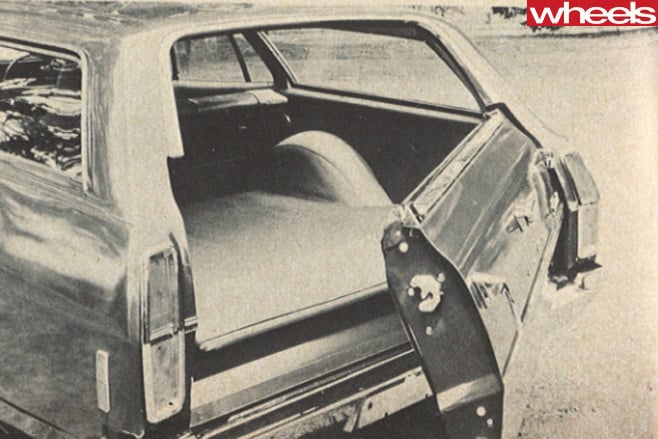 Ford -XA-Falcon -tailgate