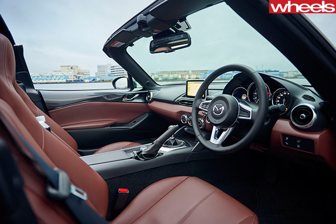 Mazda -MX-5-RF-interior