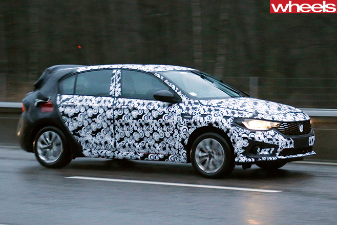 Fiat -Tipo -spy -side