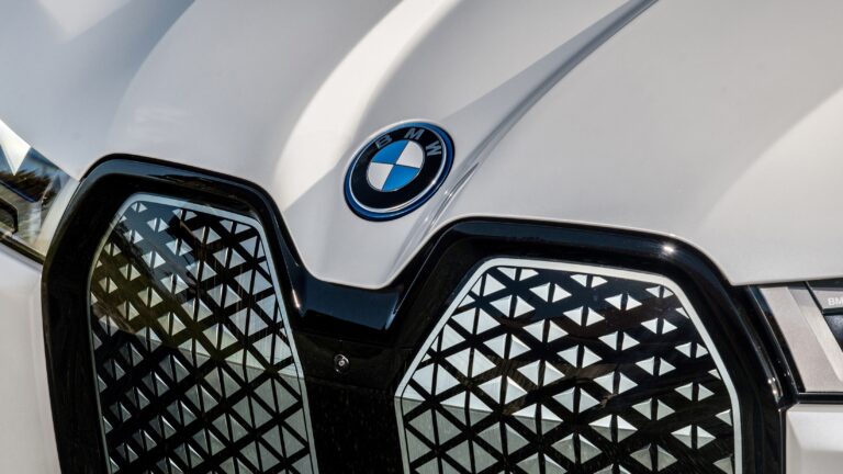 BMW iX