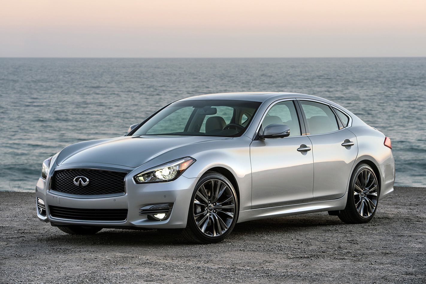 2016 Infinity Q70