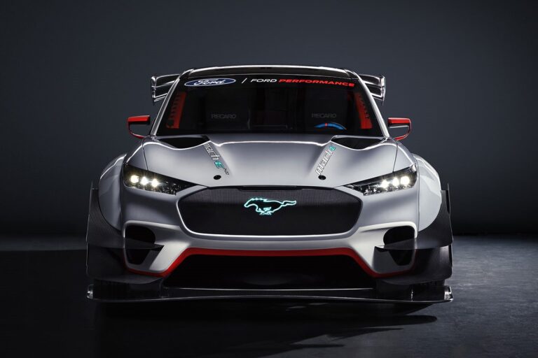 Ford Mustang Mach-E 1400 tech