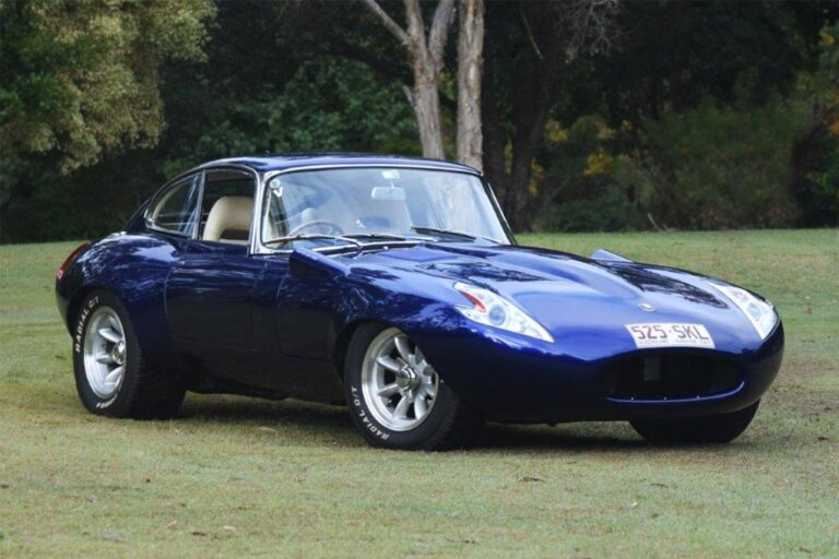 Jaguar E-Type Nissan 370Z lights