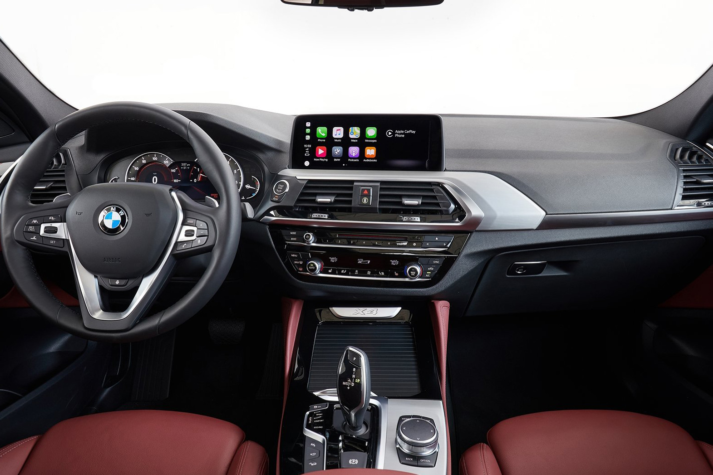 2019 BMW X4 interior