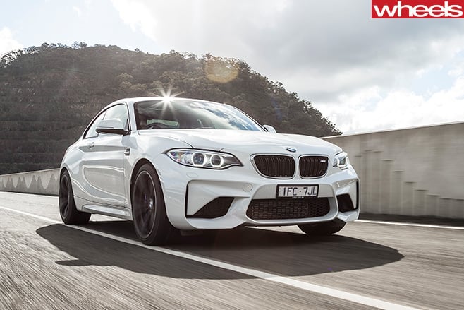 2017-BMW-M2-COTY-contender
