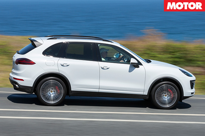 Porsche cayenne turbo side