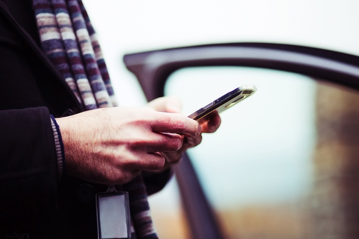 Smartphone car hacking