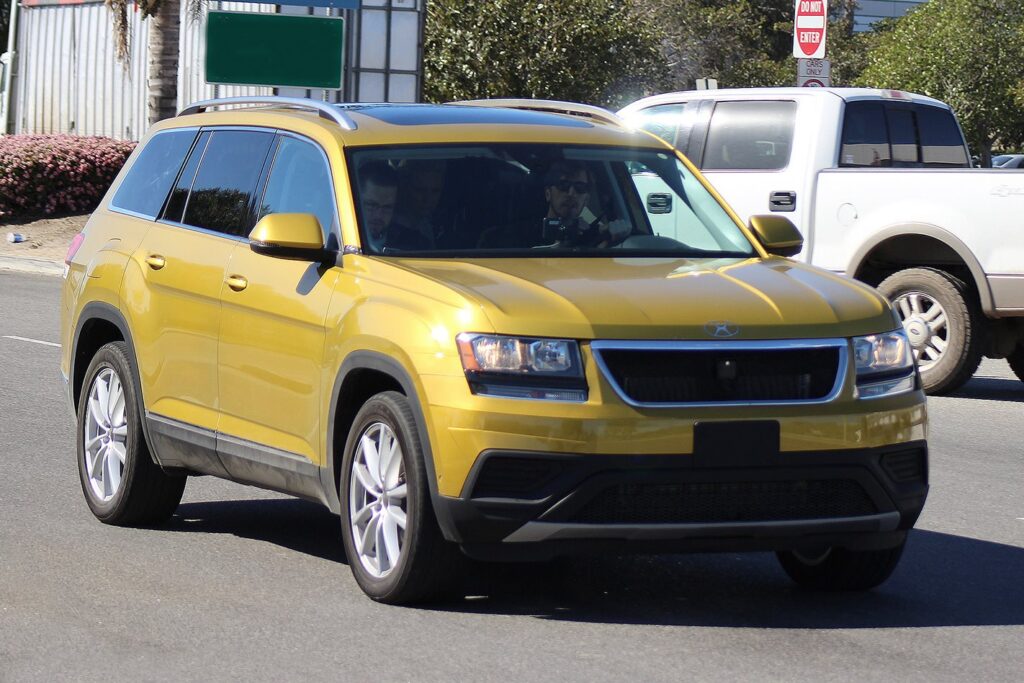 2017 Volkswagen CrossBlue large SUV spy pics