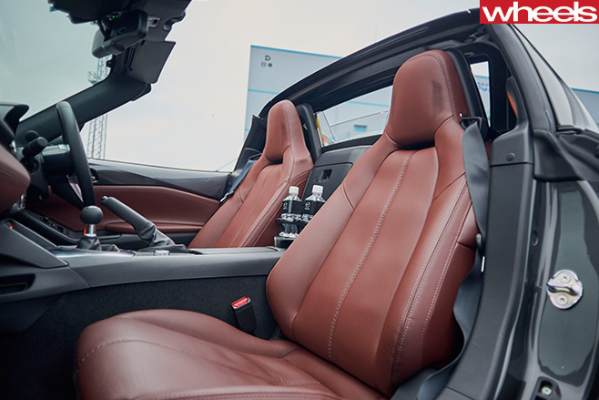 Mazda -MX-5-RF-seats