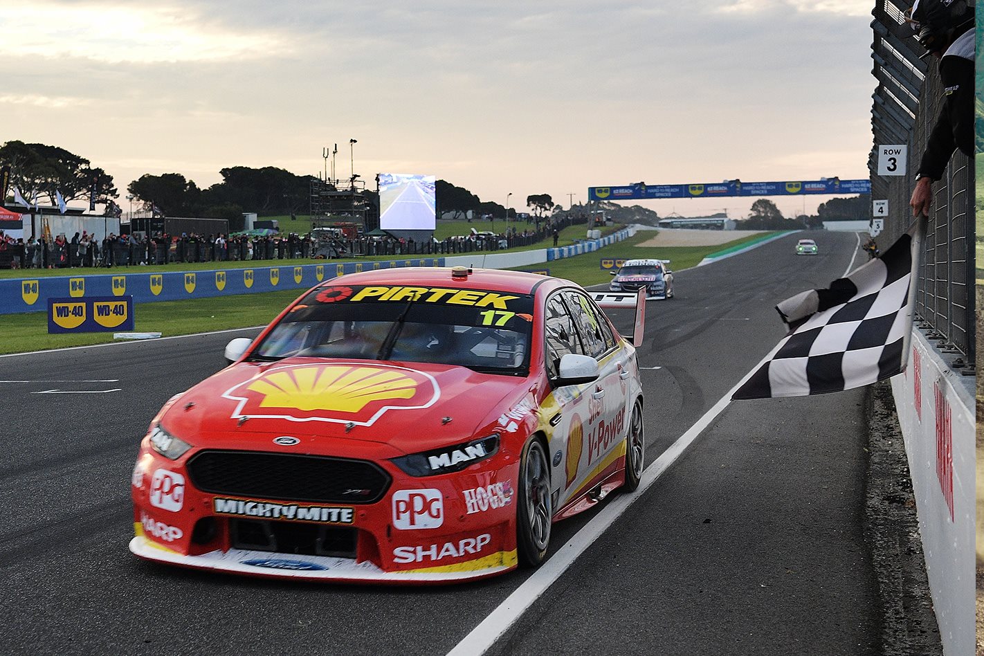 phillip island supercars win