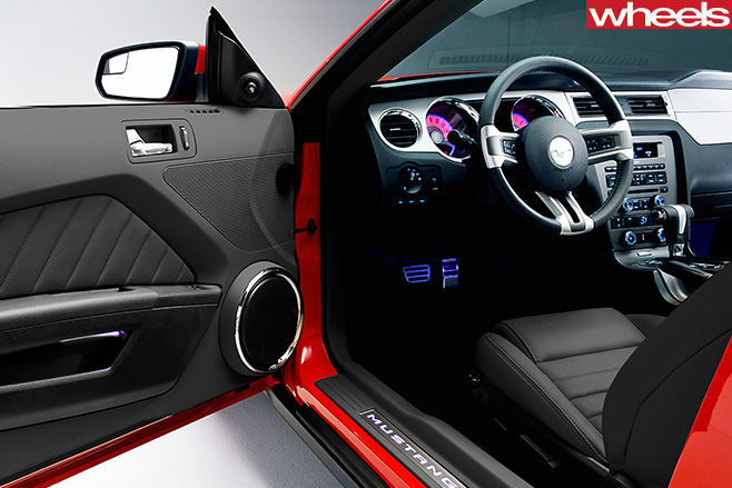 Red -Ford -Mustang -interior