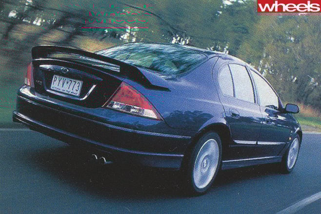 Ford -Falcon -Xr 8-driving -rear -side