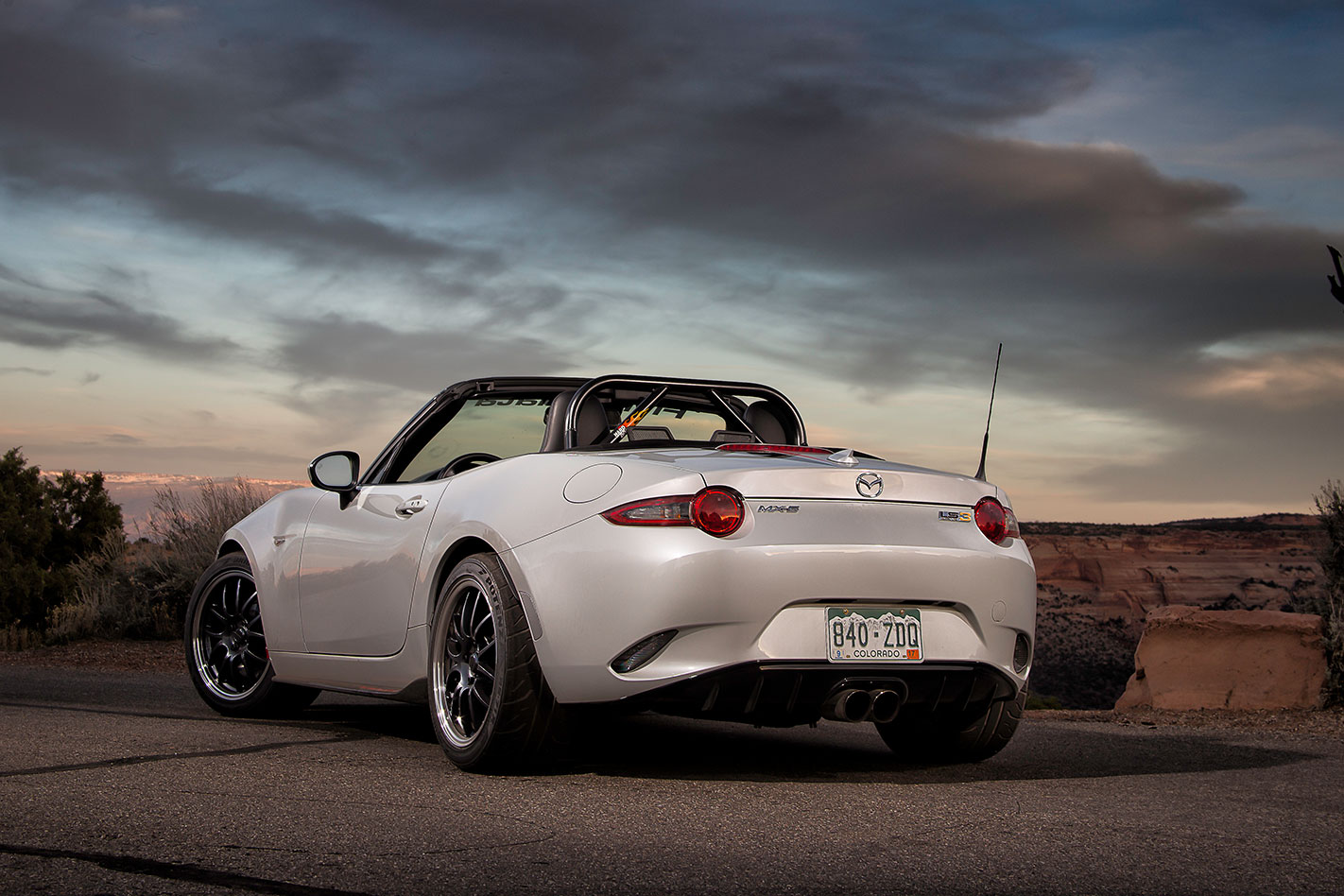 V8-Mazda-MX-5-rear.jpg