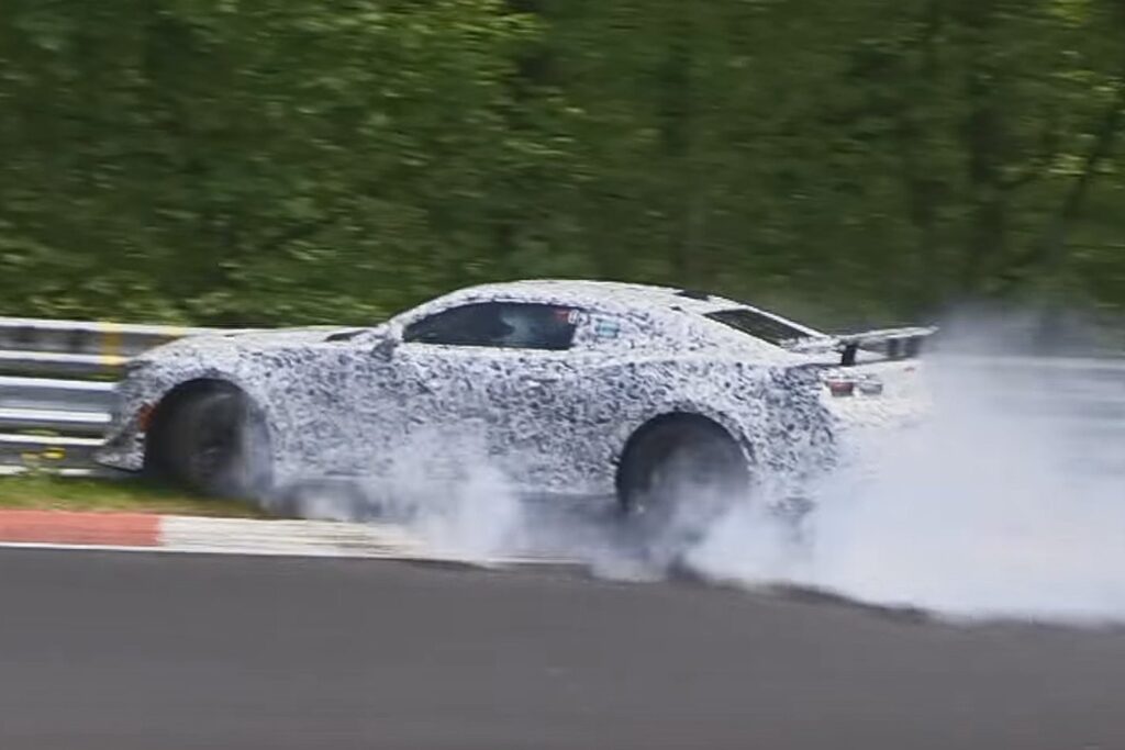Chevrolet Camaro Z/28 prototype crashes at Nürburgring