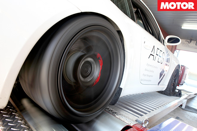Posrceh gt3 dyno wheels spinning