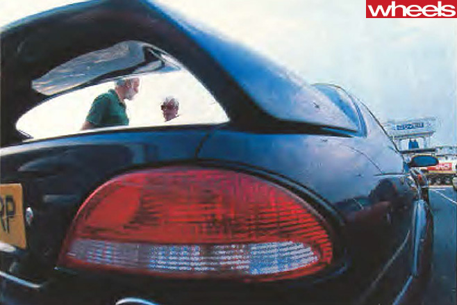Ford -Falcon -GT-rear