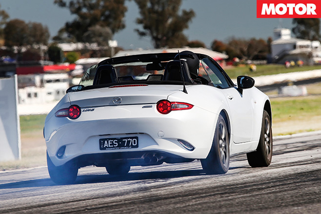 Mazda mx-5 rear take off