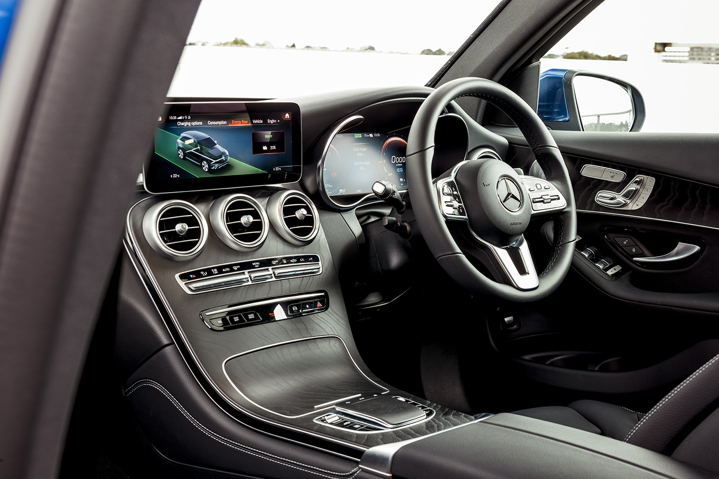 Mercedes-Benz GLC 300e dashboard