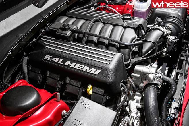 Chrysler -V8-engine -shot