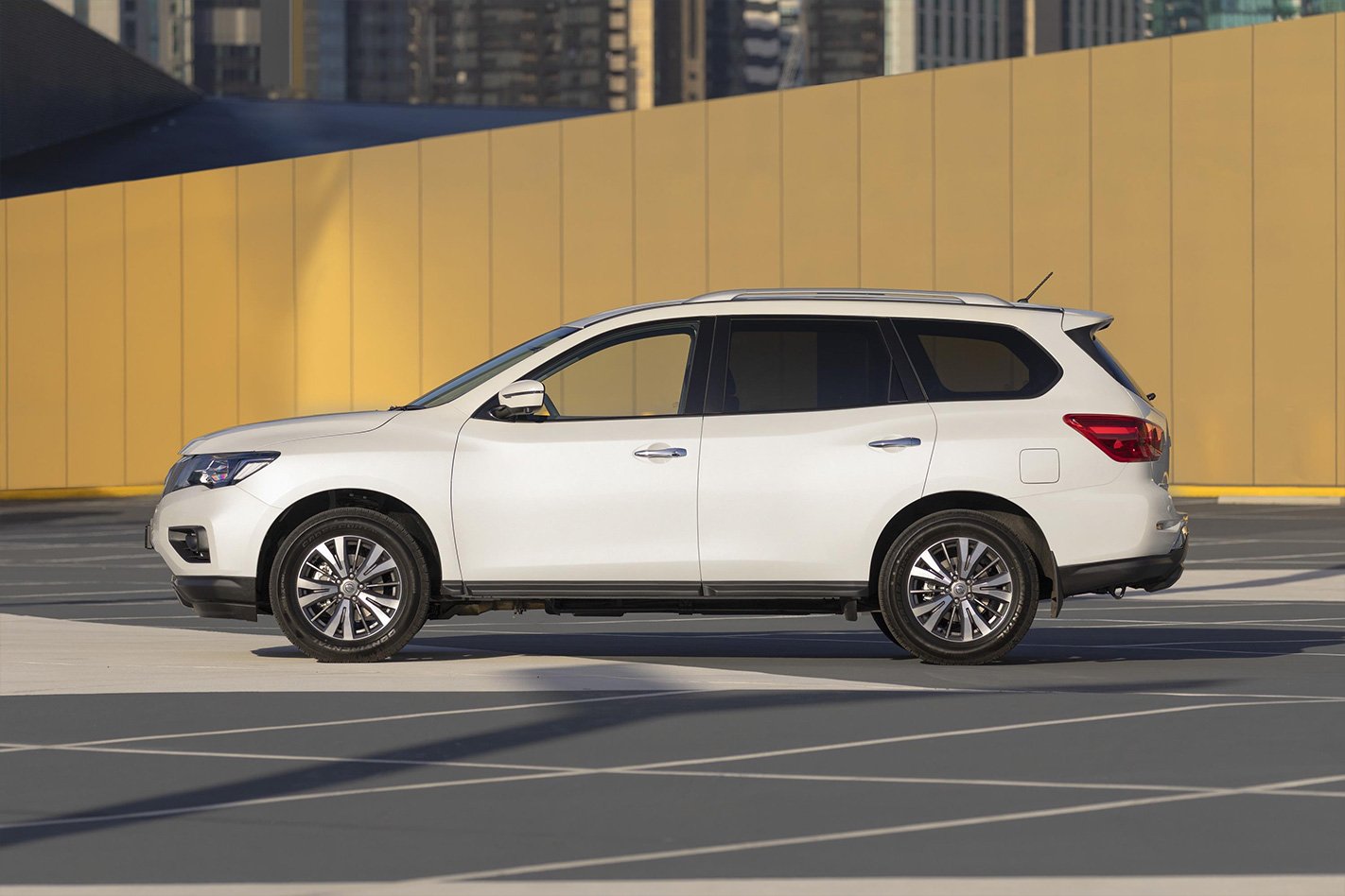 nissan pathfinder st