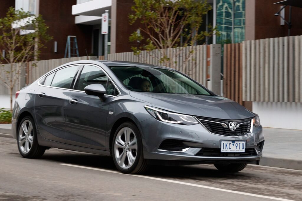 2018 Holden Astra sedan gets ANCAP nod – but misses out on AEB