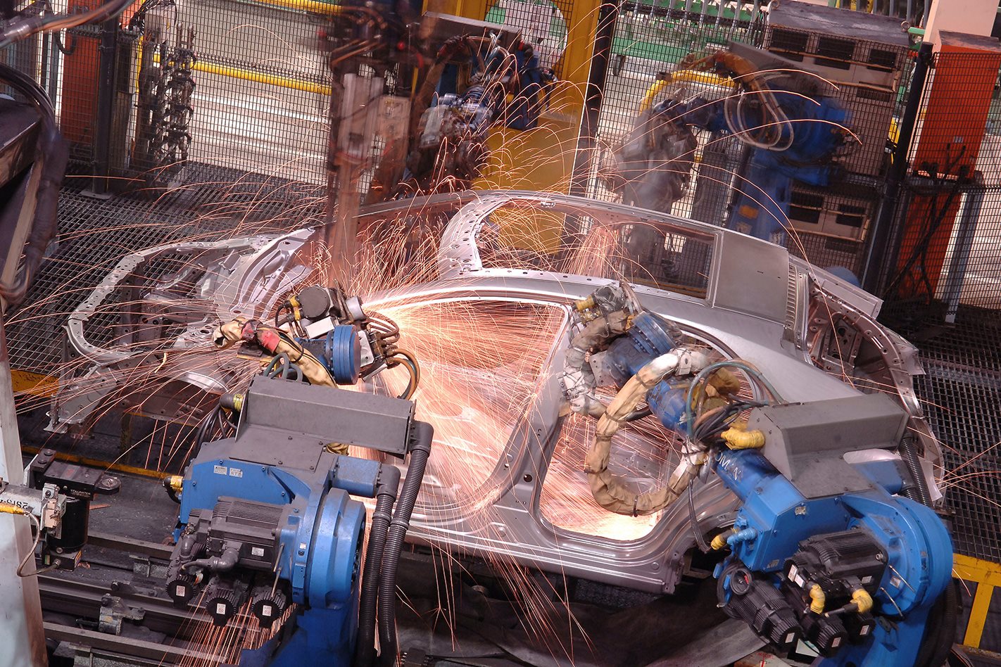 UK car manufacturing strengthens as Oz industry winds back.