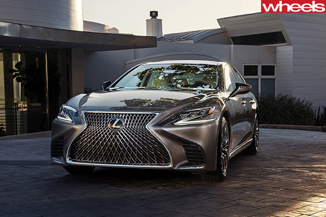 2018-Lexus -LS-500-at -Detroit -Auto -Show