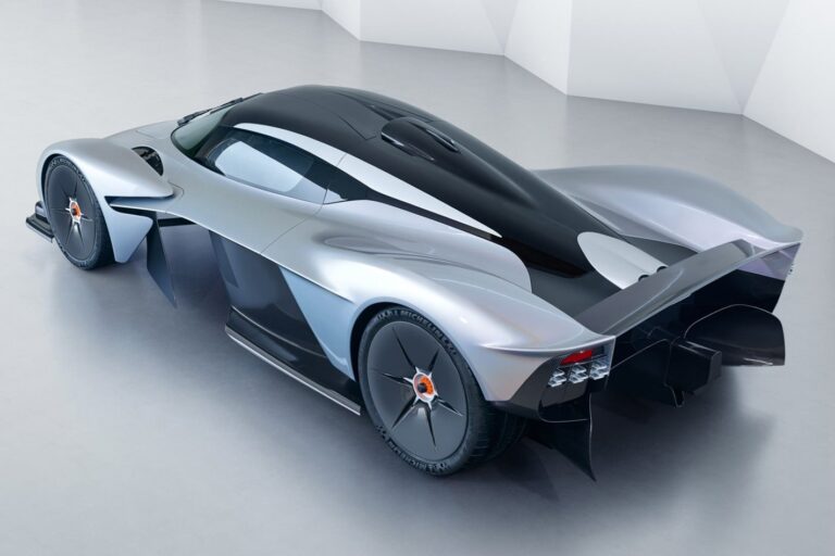 Aston martin valkyrie