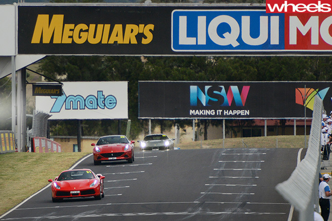 Ferrari -488-GTB-racing -at -Mt -Panorama