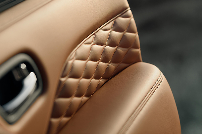 2918 Infiniti QX80 interior trim