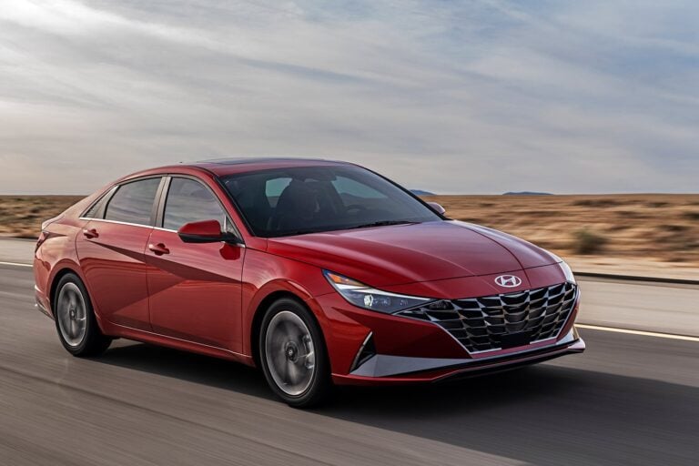 Hyundai i30 Sedan front