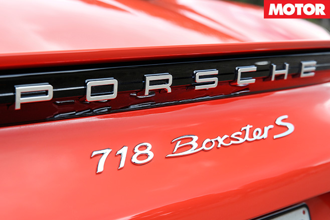 Prosche -718-boxster -badge