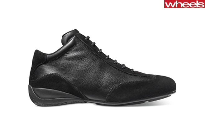 Mille -BLK-right -shoe