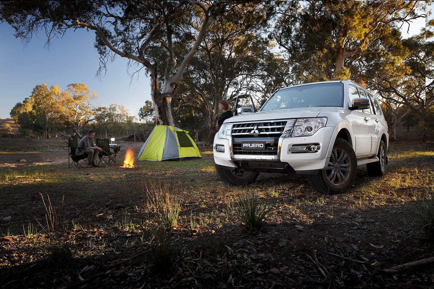 Mitsubishi Pajero camping