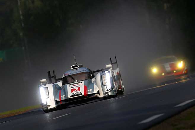 Tom Kristenen driving Audi R10 TDI at Le Mans.