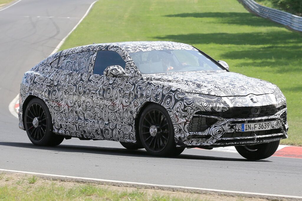 Lamborghini Urus 3.j