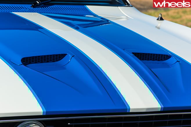 Ford -XC-Falcon -Cobra -racing -stripe