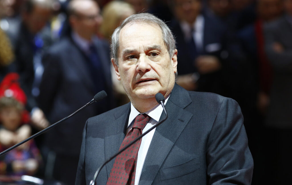 Ferrari CEO to step down