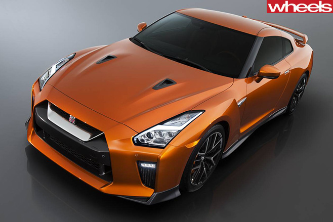 Nissan -GT-R-front -side-