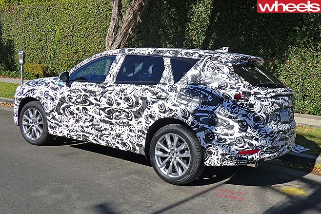 Mazda -CX-9-disguised -rear-