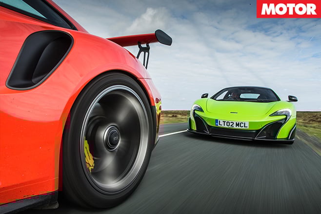 Porsche 911 gt3 rs vs mclaren 675LT 1