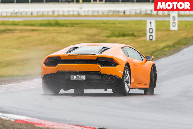Lambo Huracan rear