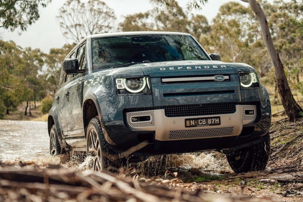 2020 Land Rover Defender P400 SE