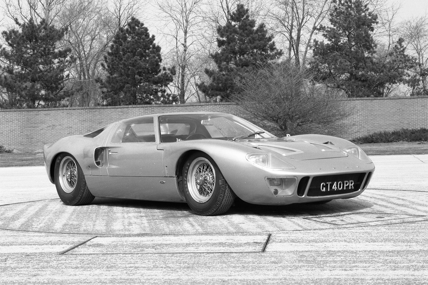 Ford -GT40-press -shot