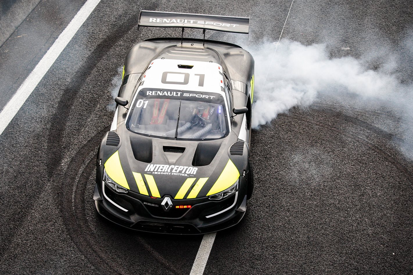 Renault Sport RS 01 Interceptor plays French highway patrol car