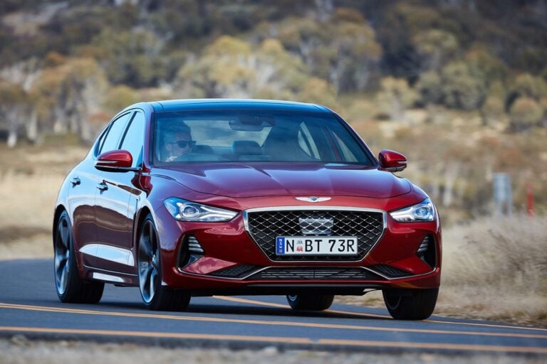 Hyundai Genesis G70 2.0T Sport