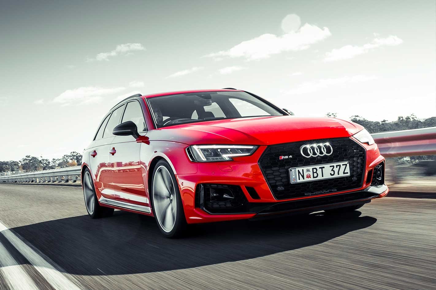 2018 Audi RS4 Avant feature review