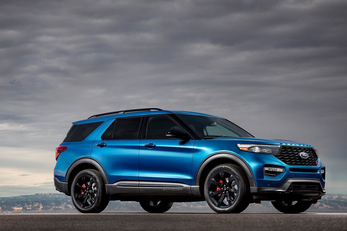 Ford Explorer 2019 blue
