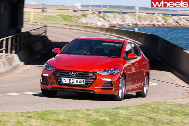 2016-Hyundai -Elantra -SR-driving -front
